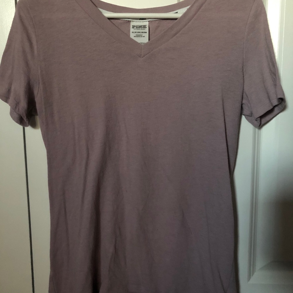pink tee